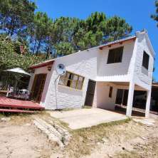 Two story house for sale located in a peaceful environment in Anaconda area