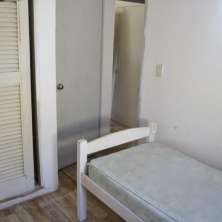 Dormitorio single con placard