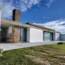 House for sale in the private Country Club called Tajamares de La Pedrera